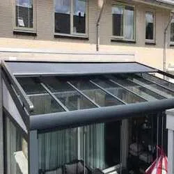 Bovendak zonwering (elektrisch)*